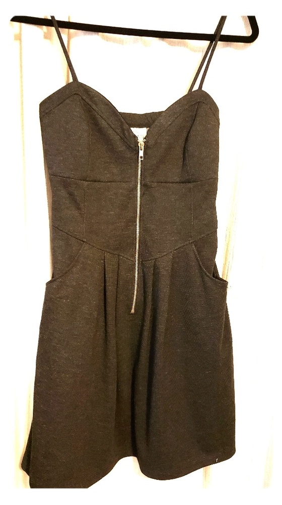 Sweet heart strappy dress with pockets